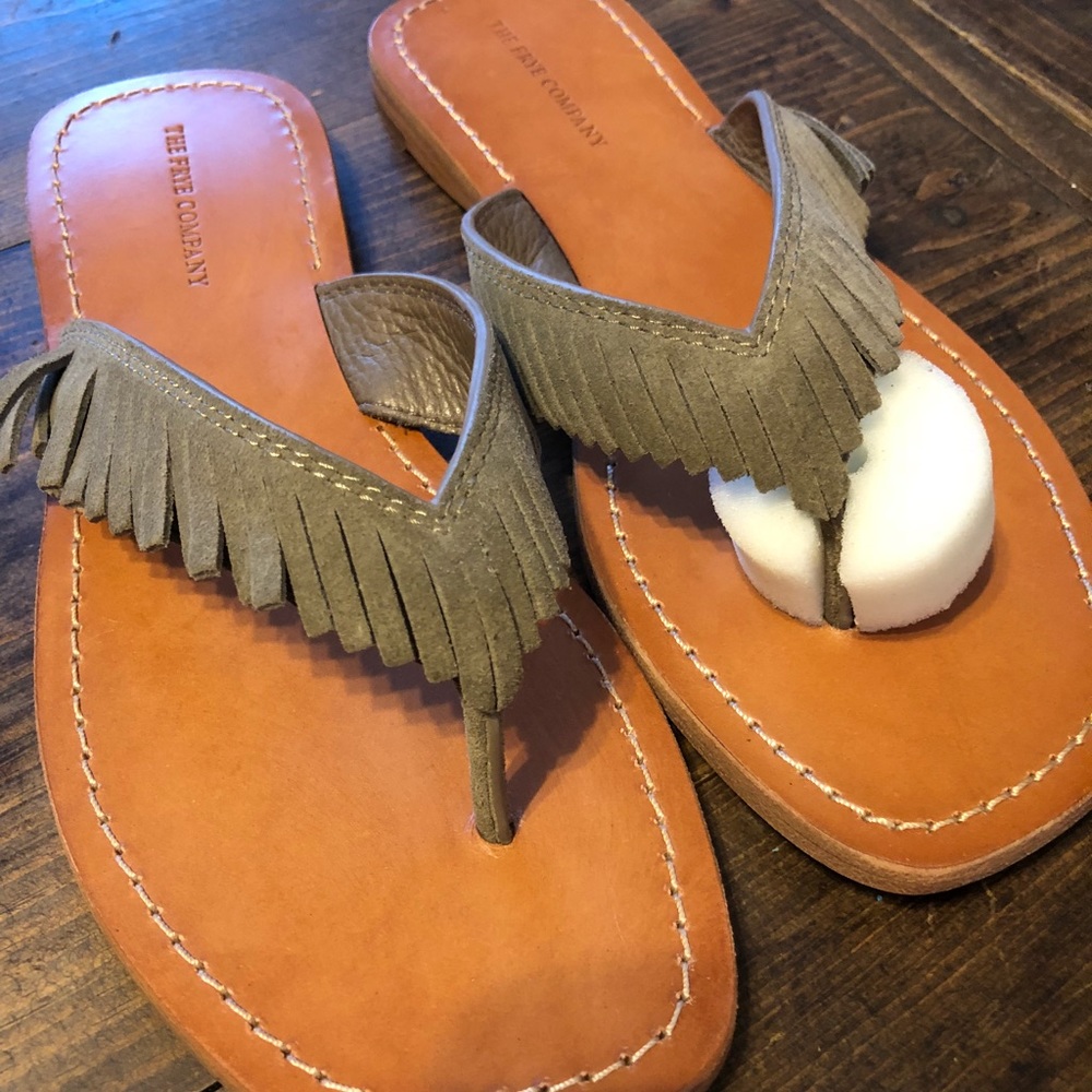 FRYE sandals- Perry Feathered Thong
